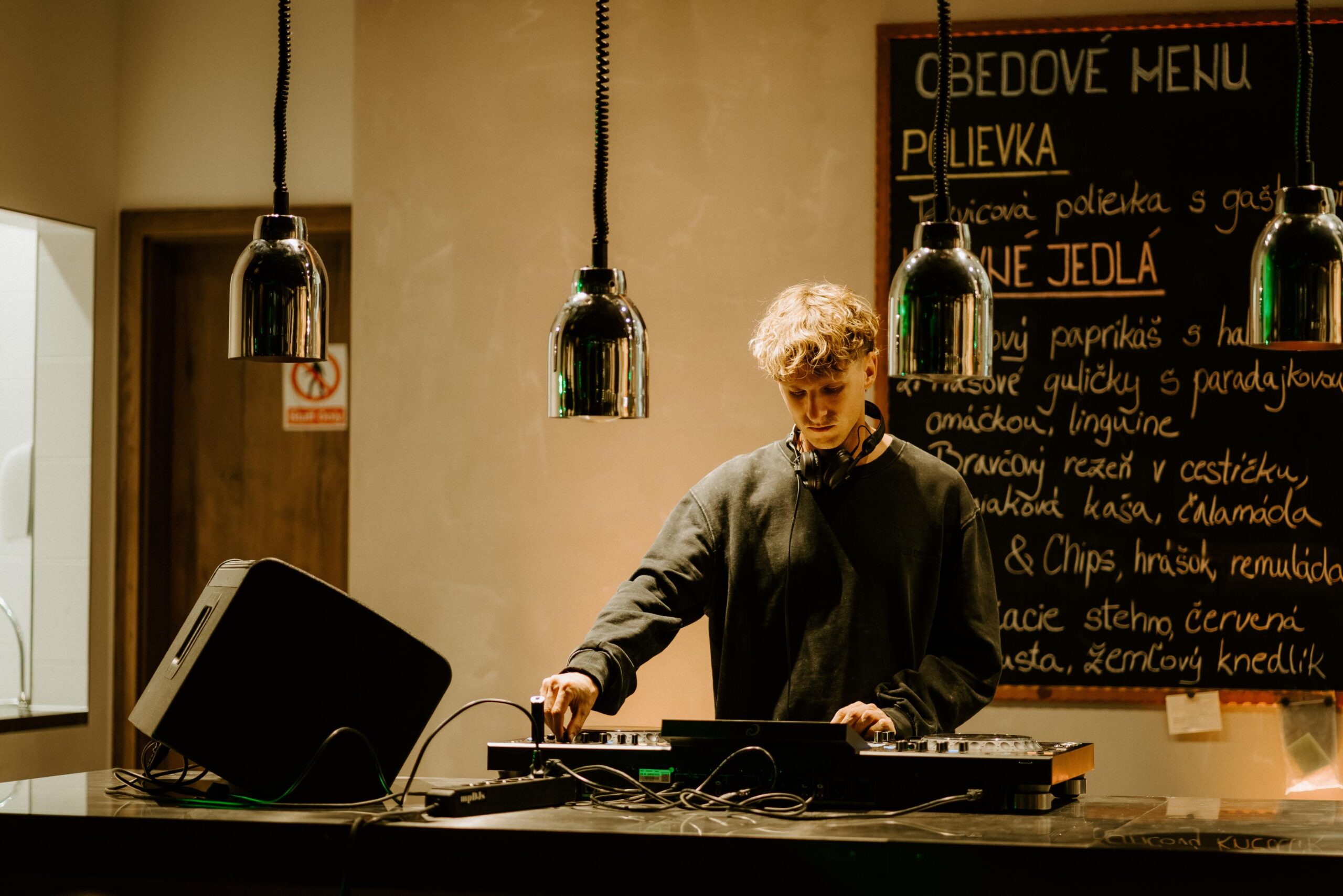 DONAU NIGHTS: DJ Marko Mazág 14.11. o 21:00 1 A7409465 1 scaled